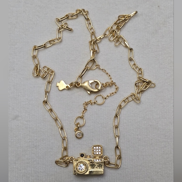 Kate Spade Picture Perfect Camera Pendant Necklace & Stud Earrings - Picture 6 of 6